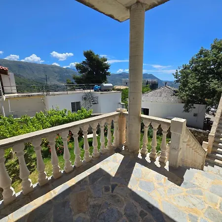 Vila Castel *